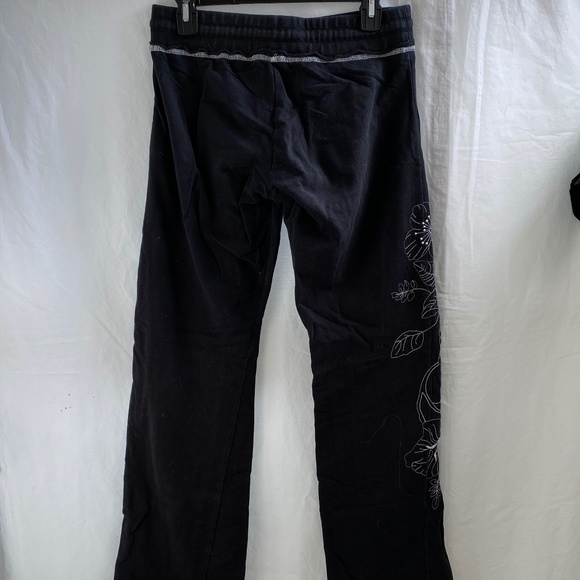 BCBGMaxAzria Performance Jogger Set Size: Medium - Picture 9 of 15